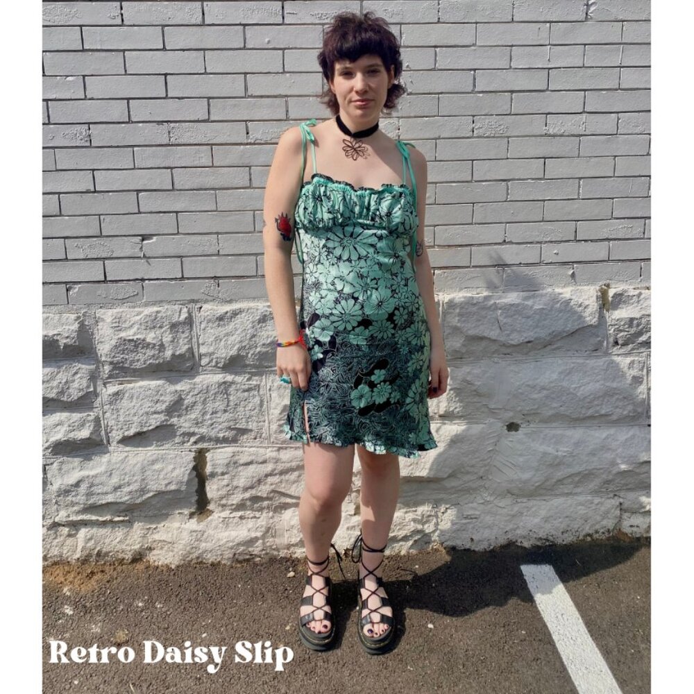 FREE PEOPLE Retro Daisy Slip / Black Combo